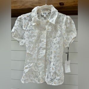 Unique vintage sheer daisy blouse